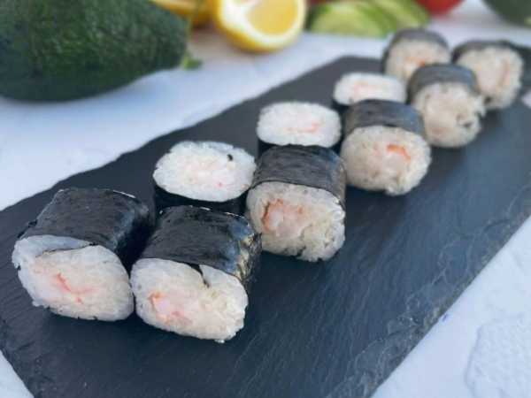 Ролл с креветкой